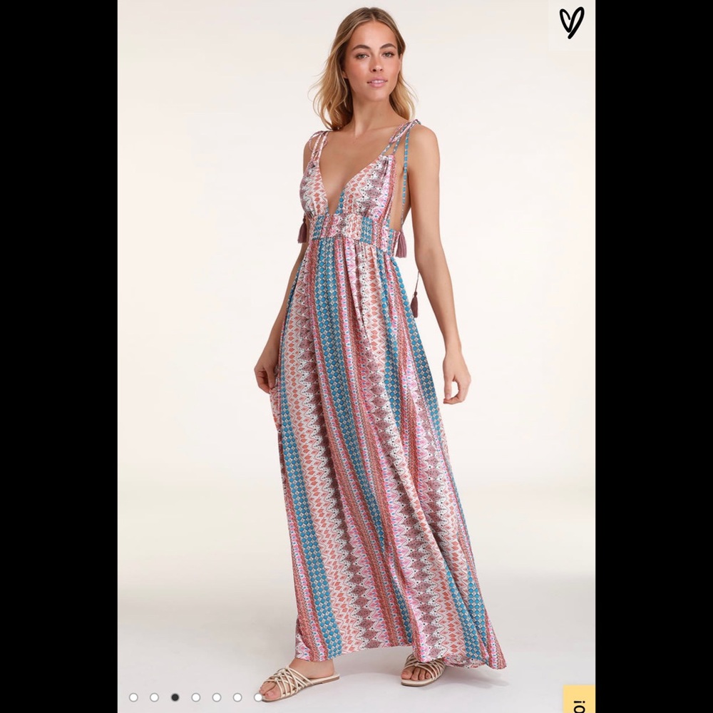 Lulu’s Maxin Relaxing Blue Print Maxi Dress